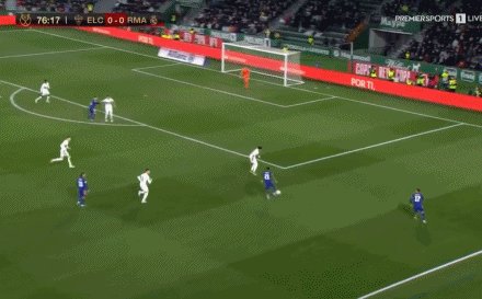 1642714925109022904.gif 乐鱼体育-【国王杯】伊斯科阿扎尔破门 皇马加时2比1胜埃尔切