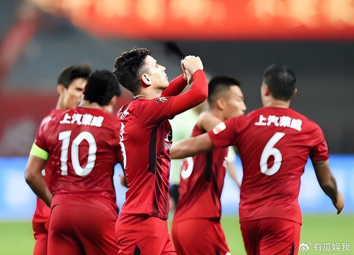 乐鱼电竞-上港无缘超级杯冠军并不是坏事！未来解决两个问题，中超还能争冠|上海海港|上港队|穆斯卡特|足协杯|北京国安_新浪体育_新浪新闻
