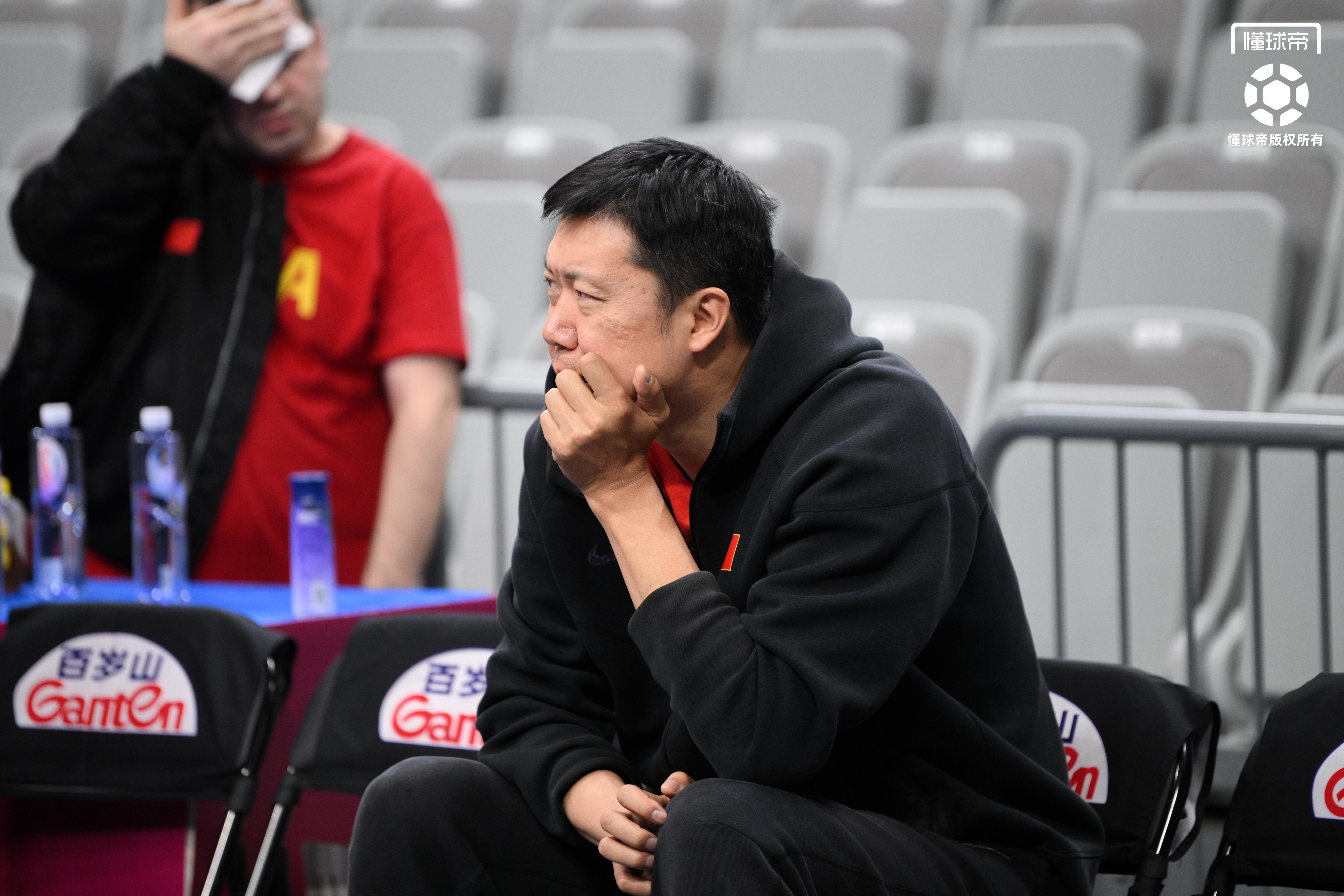 中国女篮世预赛最后一练，王治郅到场观看&amp;amp;全队精神饱满